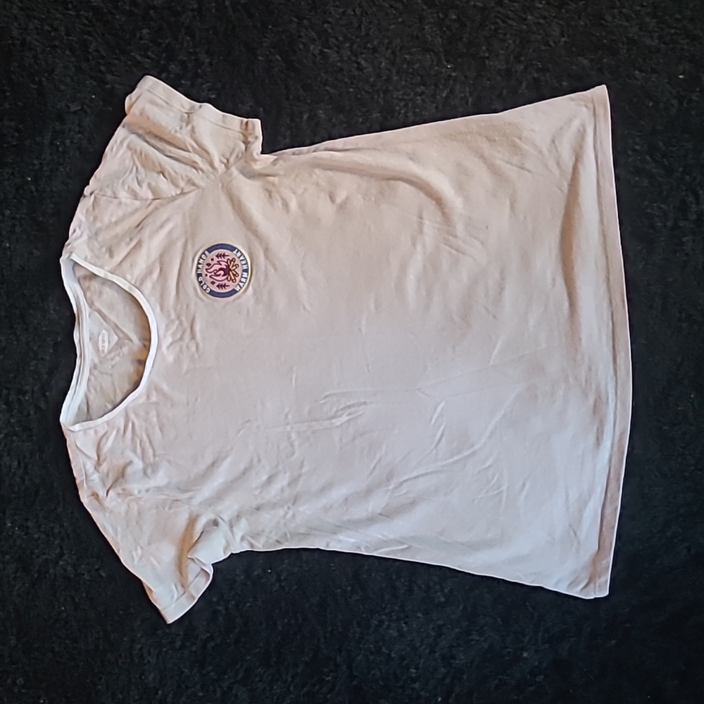 Like new peachy colored Old Navy t-shirt